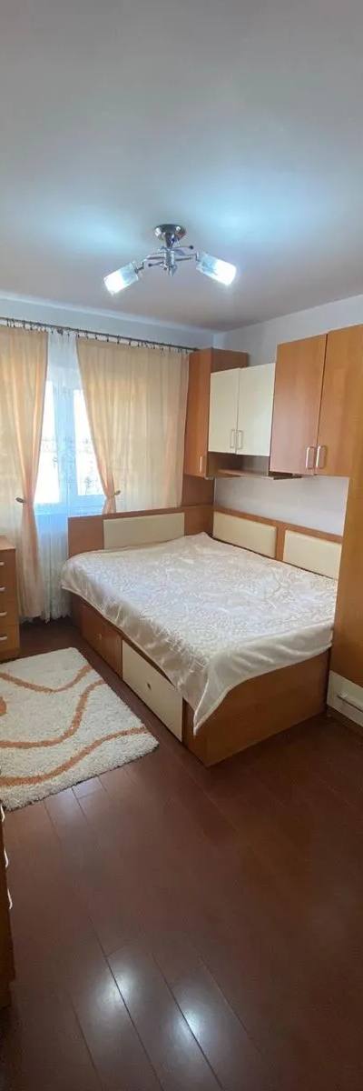 Apartament 3 camere Obcini de vanzare