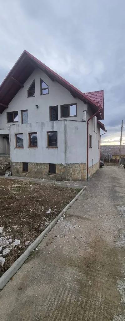 Casa Scheia de vanzare